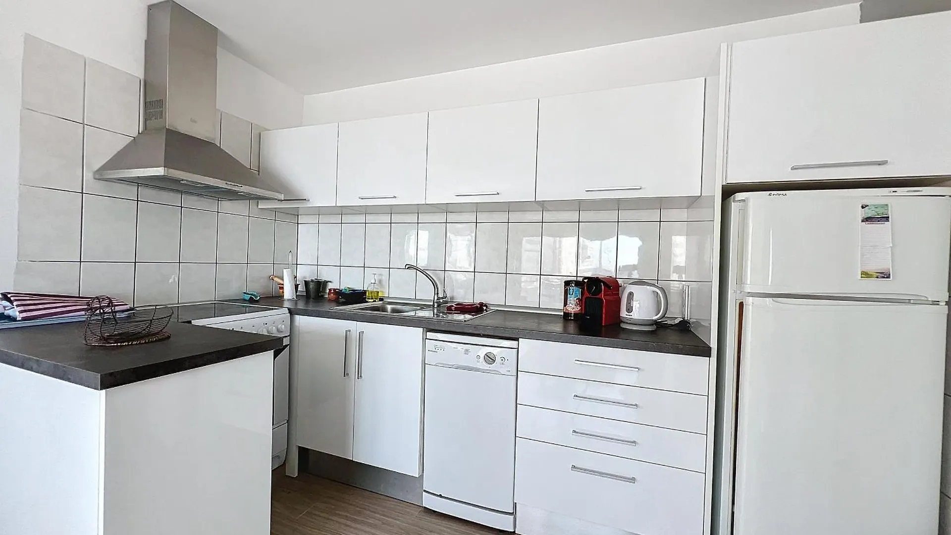 Apartment Gran Canal - Apartamento Visto Al Mar, 50 M De La Roses Spain